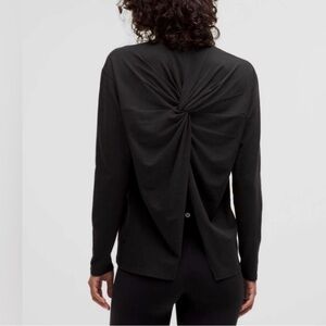 Lululemon Twist Back Relaxed Fit Long Sleeve Small